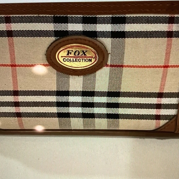 Burberry’s Look- Make Up Case (Not Authentic) - Picture 5 of 10